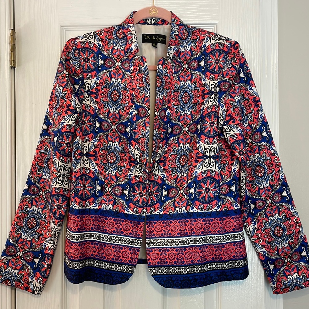 Lined lightweight adorable print blazer